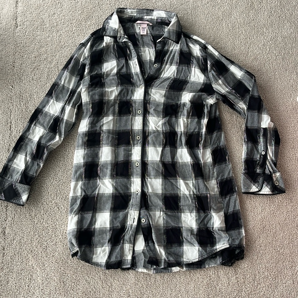Victoria’s Secret sleep shirt size m